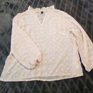 💗Cute pink swiss dot blouse. NWOT